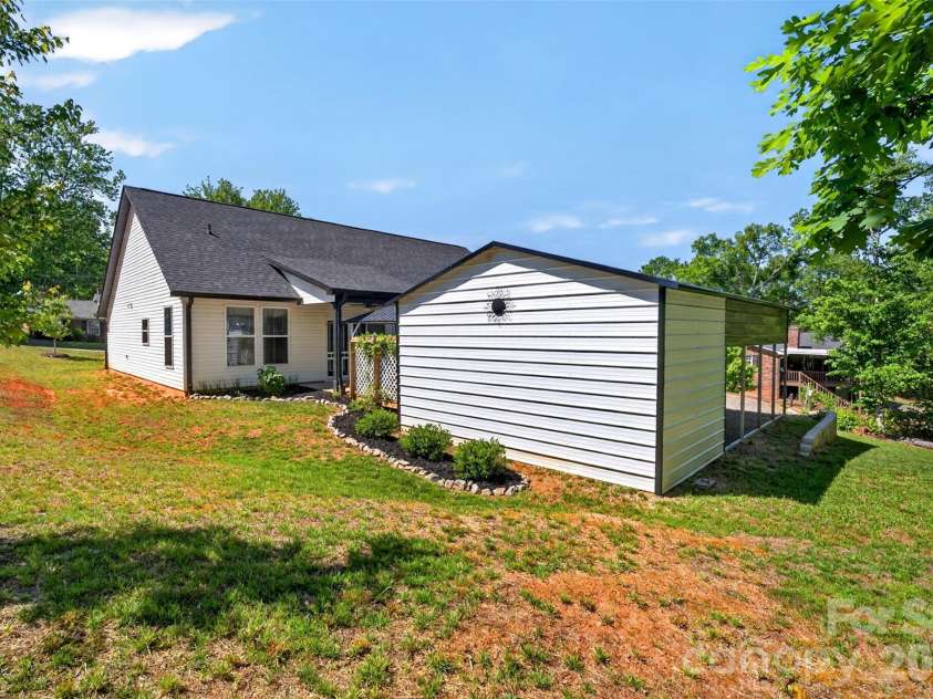 138 Kasler Road, Cowpens, SC 29330.  MLS# CAR4378444, YatesRealty ID 24992. 