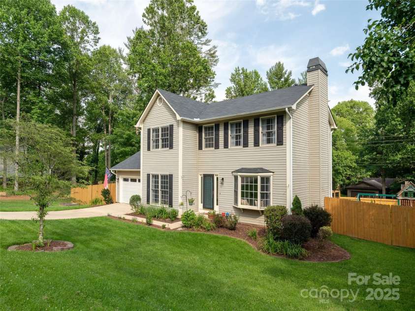 502 Windsor Forest Court, Fletcher, NC 28732.  MLS# CAR4270886, YatesRealty ID 24992. 