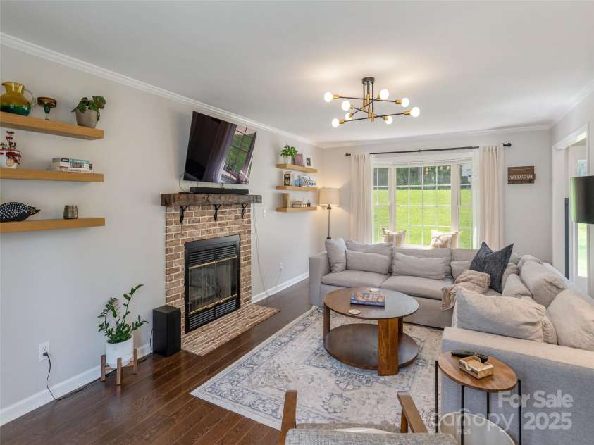 502 Windsor Forest Court, Fletcher, NC 28732.  MLS# CAR4270886, YatesRealty ID 24992. Great Room