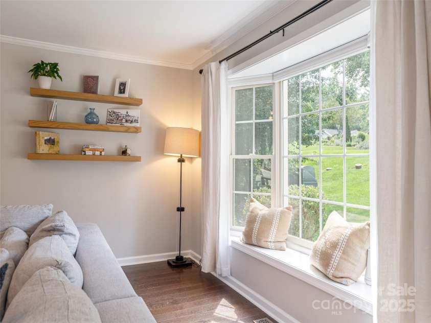 502 Windsor Forest Court, Fletcher, NC 28732.  MLS# CAR4270886, YatesRealty ID 24992. Great Room