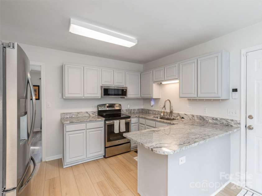 502 Windsor Forest Court, Fletcher, NC 28732.  MLS# CAR4270886, YatesRealty ID 24992. Kitchen