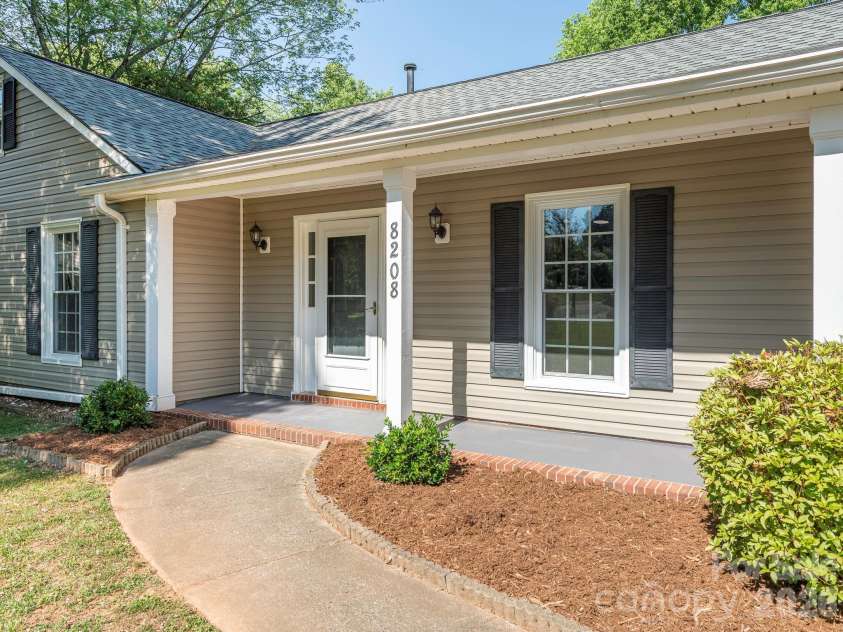 8208 Bluesage Circle, Charlotte, NC 28270.  MLS# CAR4384990, YatesRealty ID 24993. 