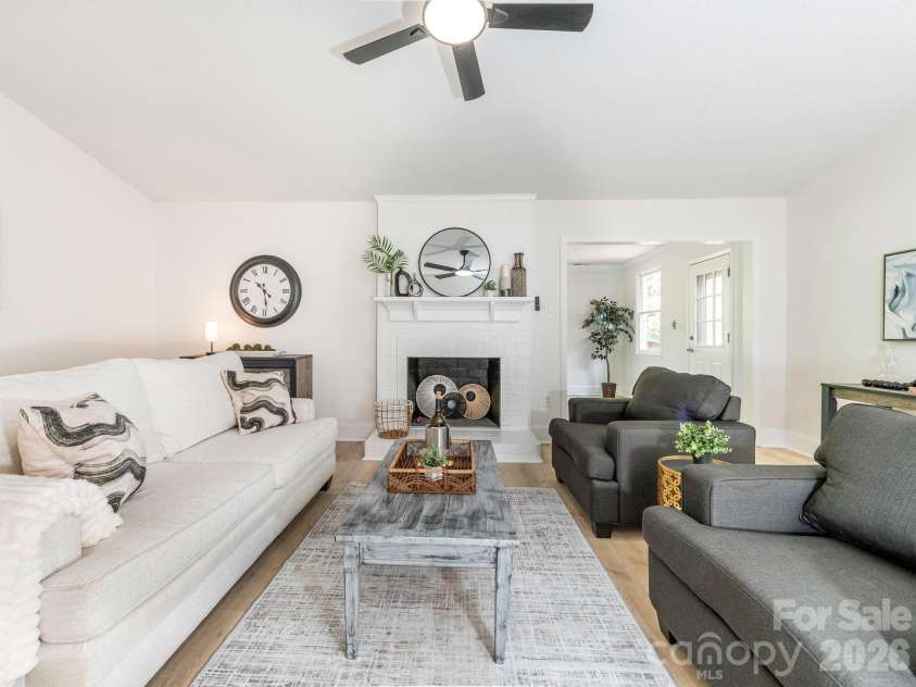 8208 Bluesage Circle, Charlotte, NC 28270.  MLS# CAR4384990, YatesRealty ID 24993. 