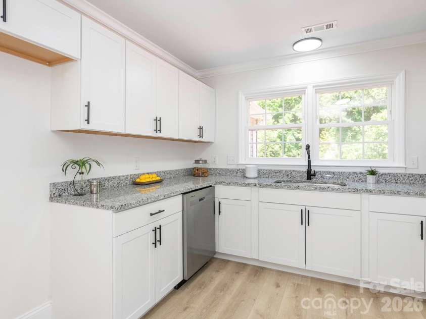 8208 Bluesage Circle, Charlotte, NC 28270.  MLS# CAR4384990, YatesRealty ID 24993. 