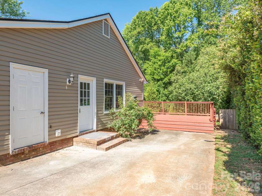8208 Bluesage Circle, Charlotte, NC 28270.  MLS# CAR4384990, YatesRealty ID 24993. 