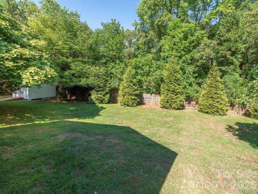 8208 Bluesage Circle, Charlotte, NC 28270.  MLS# CAR4384990, YatesRealty ID 24993. 