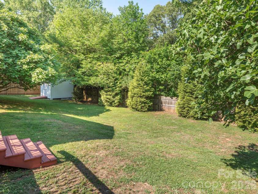8208 Bluesage Circle, Charlotte, NC 28270.  MLS# CAR4384990, YatesRealty ID 24993. 