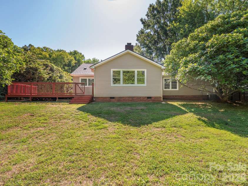 8208 Bluesage Circle, Charlotte, NC 28270.  MLS# CAR4384990, YatesRealty ID 24993. 