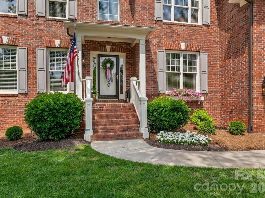 20101 Coachmans Wood Lane, Cornelius, NC 28031.  MLS# CAR4382693, YatesRealty ID 24994. 