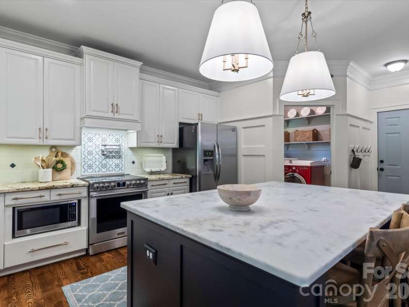 20101 Coachmans Wood Lane, Cornelius, NC 28031.  MLS# CAR4382693, YatesRealty ID 24994. 