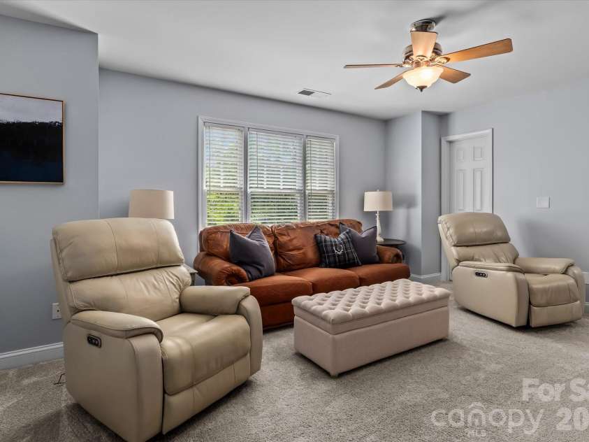20101 Coachmans Wood Lane, Cornelius, NC 28031.  MLS# CAR4382693, YatesRealty ID 24994. 