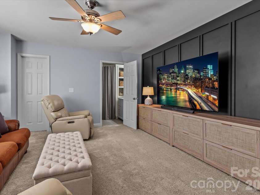 20101 Coachmans Wood Lane, Cornelius, NC 28031.  MLS# CAR4382693, YatesRealty ID 24994. 