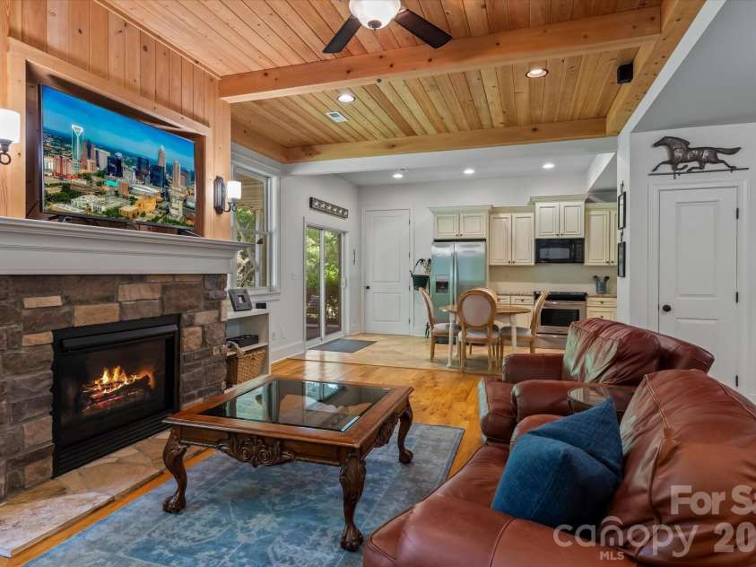 20101 Coachmans Wood Lane, Cornelius, NC 28031.  MLS# CAR4382693, YatesRealty ID 24994. 