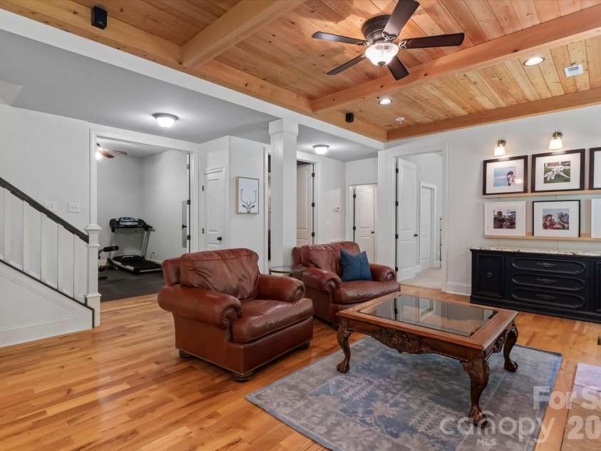 20101 Coachmans Wood Lane, Cornelius, NC 28031.  MLS# CAR4382693, YatesRealty ID 24994. 