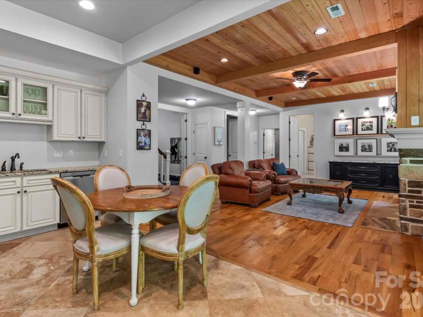 20101 Coachmans Wood Lane, Cornelius, NC 28031.  MLS# CAR4382693, YatesRealty ID 24994. 