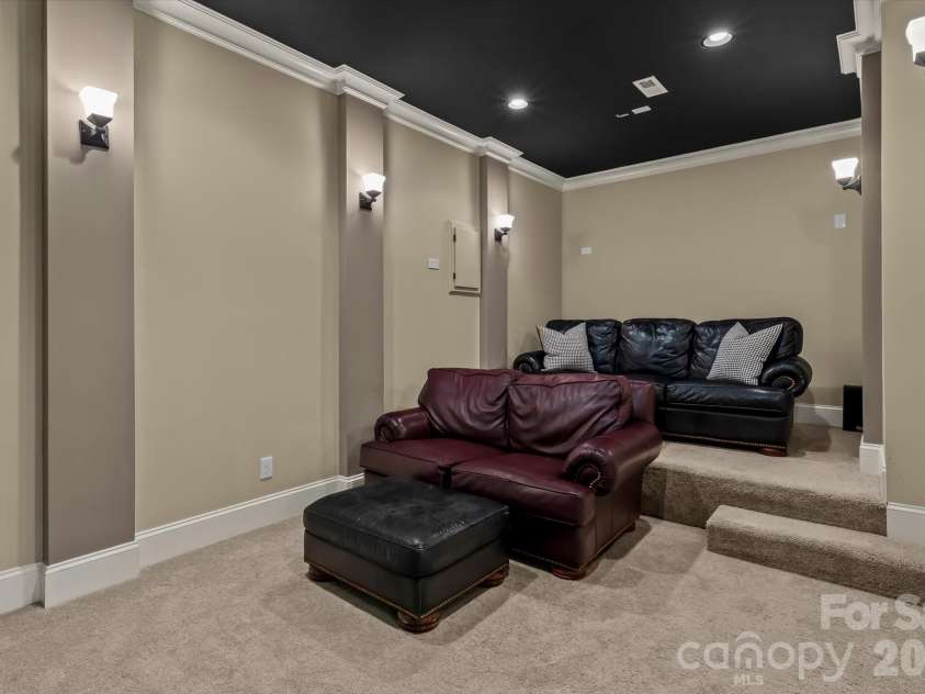 20101 Coachmans Wood Lane, Cornelius, NC 28031.  MLS# CAR4382693, YatesRealty ID 24994. 