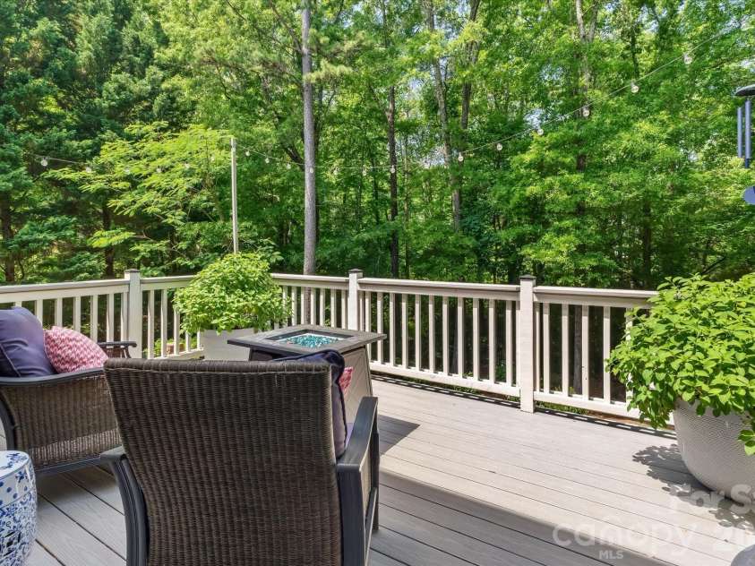 20101 Coachmans Wood Lane, Cornelius, NC 28031.  MLS# CAR4382693, YatesRealty ID 24994. 