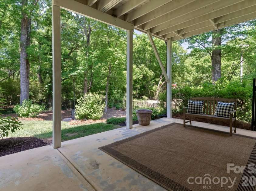 20101 Coachmans Wood Lane, Cornelius, NC 28031.  MLS# CAR4382693, YatesRealty ID 24994. 