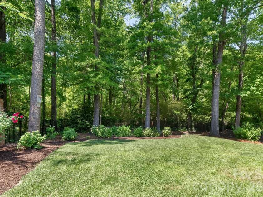 20101 Coachmans Wood Lane, Cornelius, NC 28031.  MLS# CAR4382693, YatesRealty ID 24994. 