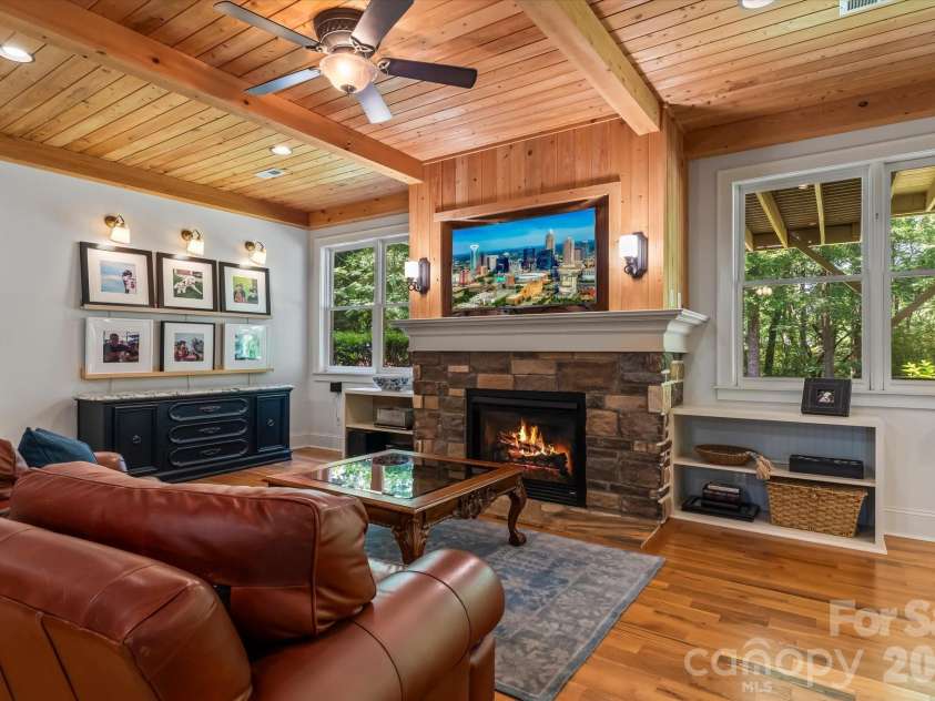 20101 Coachmans Wood Lane, Cornelius, NC 28031.  MLS# CAR4382693, YatesRealty ID 24994. 