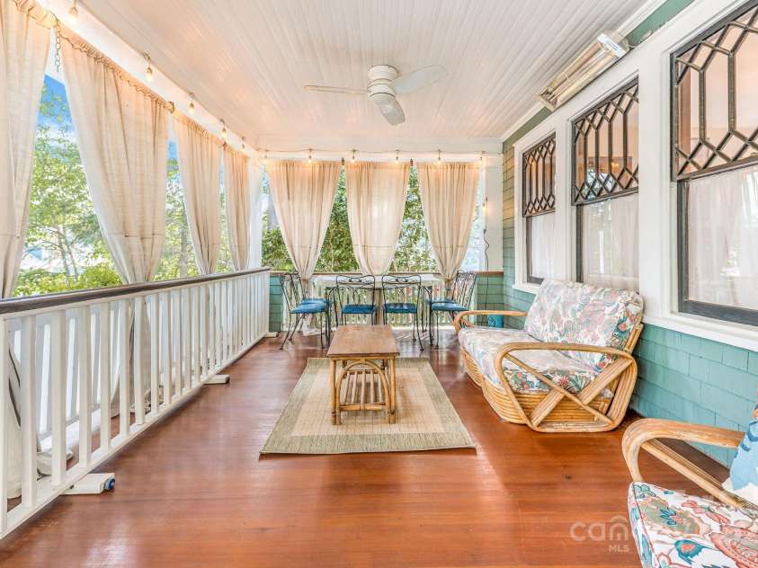 84 Elizabeth Street, Asheville, NC 28801.  MLS# CAR4271079, YatesRealty ID 24994. 