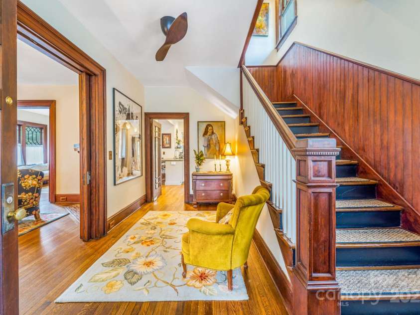 84 Elizabeth Street, Asheville, NC 28801.  MLS# CAR4271079, YatesRealty ID 24994. 