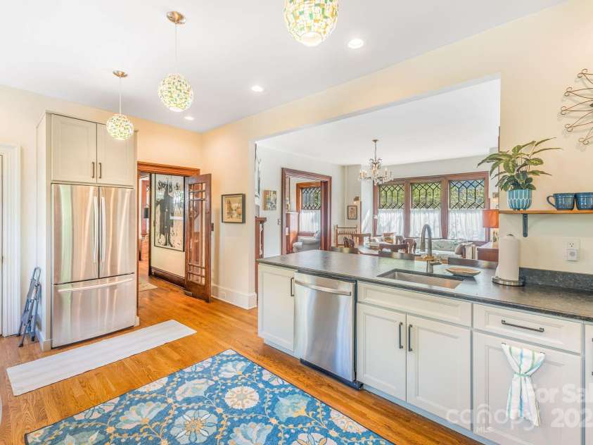 84 Elizabeth Street, Asheville, NC 28801.  MLS# CAR4271079, YatesRealty ID 24994. 