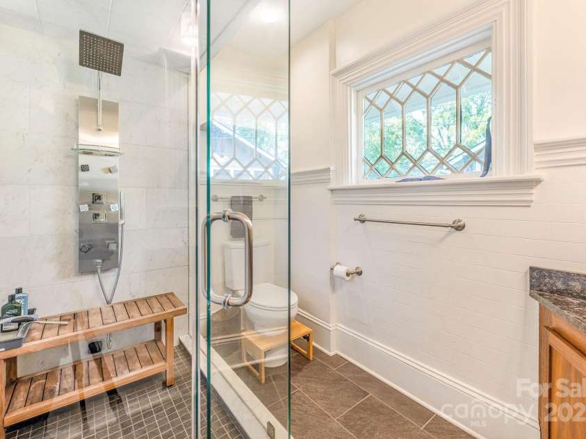84 Elizabeth Street, Asheville, NC 28801.  MLS# CAR4271079, YatesRealty ID 24994. 