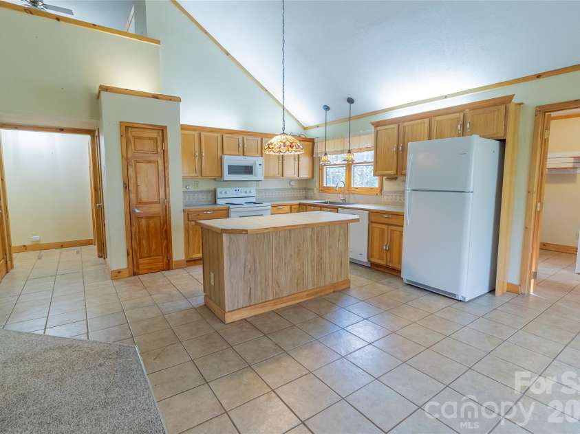 106 Cabin Creek Road, Sylva, NC 28779.  MLS# CAR4368316, YatesRealty ID 24995. 