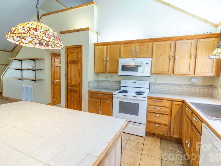 106 Cabin Creek Road, Sylva, NC 28779.  MLS# CAR4368316, YatesRealty ID 24995. 
