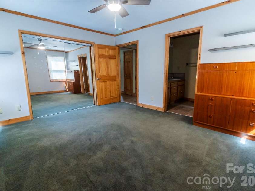 106 Cabin Creek Road, Sylva, NC 28779.  MLS# CAR4368316, YatesRealty ID 24995. 