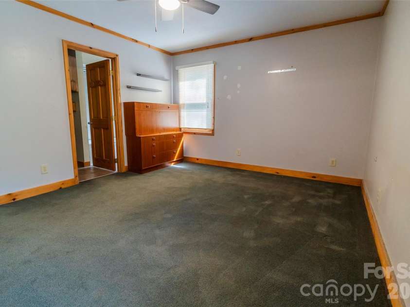 106 Cabin Creek Road, Sylva, NC 28779.  MLS# CAR4368316, YatesRealty ID 24995. 