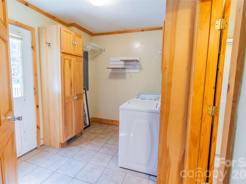 106 Cabin Creek Road, Sylva, NC 28779.  MLS# CAR4368316, YatesRealty ID 24995. 