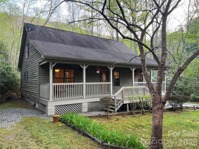 106 Cabin Creek Road, Sylva, NC 28779.  MLS# CAR4368316, YatesRealty ID 24995. 