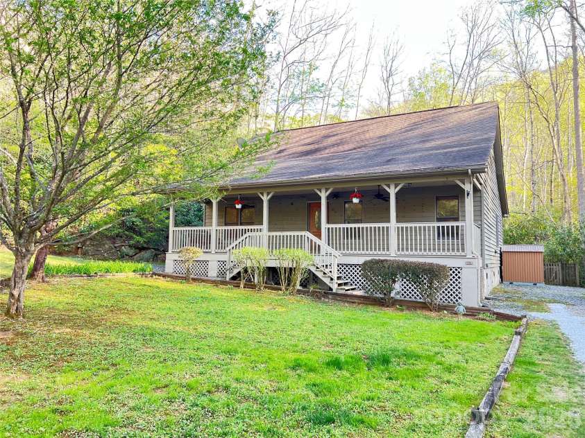 106 Cabin Creek Road, Sylva, NC 28779.  MLS# CAR4368316, YatesRealty ID 24995. 