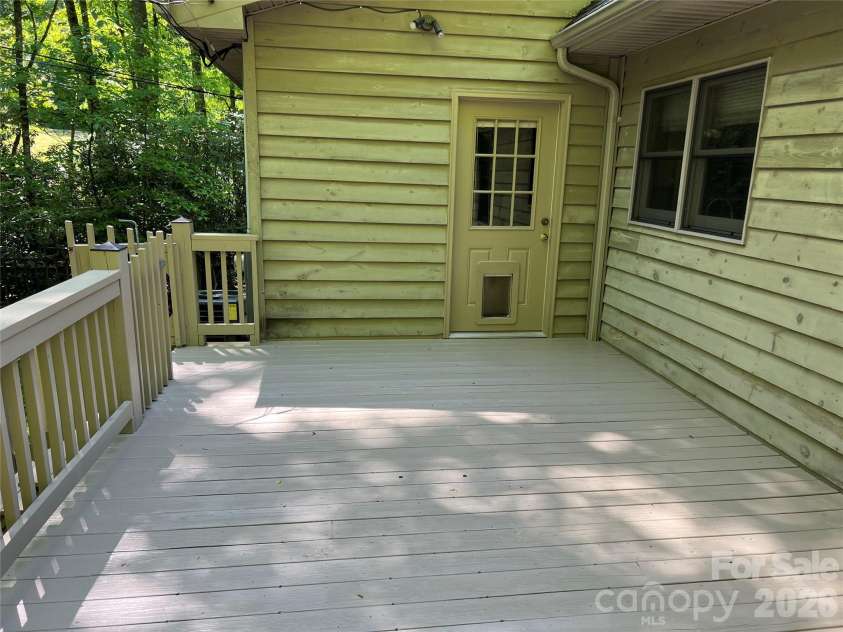 106 Cabin Creek Road, Sylva, NC 28779.  MLS# CAR4368316, YatesRealty ID 24995. 