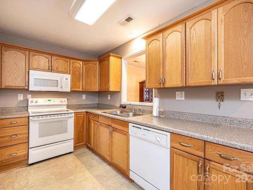 1687 Golden Cedar Lane, Newton, NC 28658.  MLS# CAR4329219, YatesRealty ID 24997. 