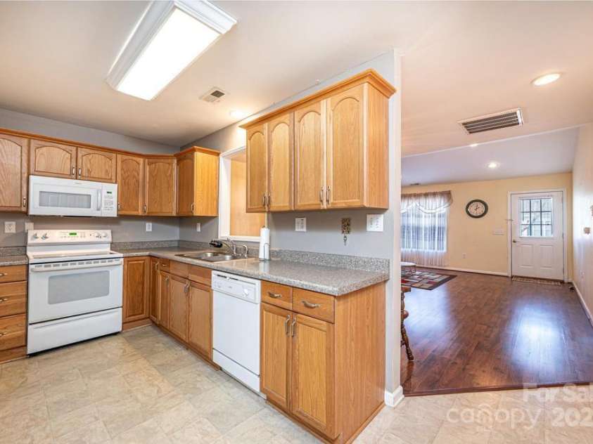 1687 Golden Cedar Lane, Newton, NC 28658.  MLS# CAR4329219, YatesRealty ID 24997. 