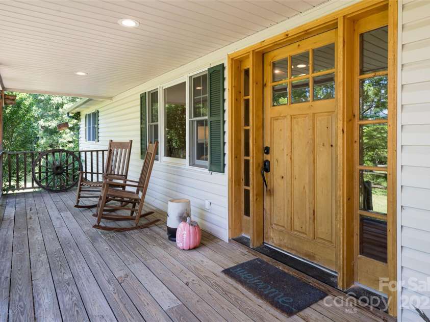 287 Walnut Ridge Drive, Clyde, NC 28721.  MLS# CAR4268152, YatesRealty ID 24997. The possibilities are endless
