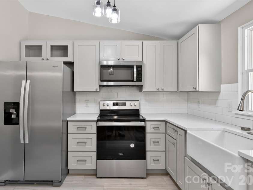5911 Morninglow Court, Charlotte, NC 28212.  MLS# CAR4382746, YatesRealty ID 24998. 
