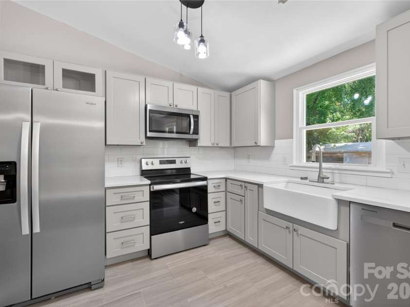 5911 Morninglow Court, Charlotte, NC 28212.  MLS# CAR4382746, YatesRealty ID 24998. 