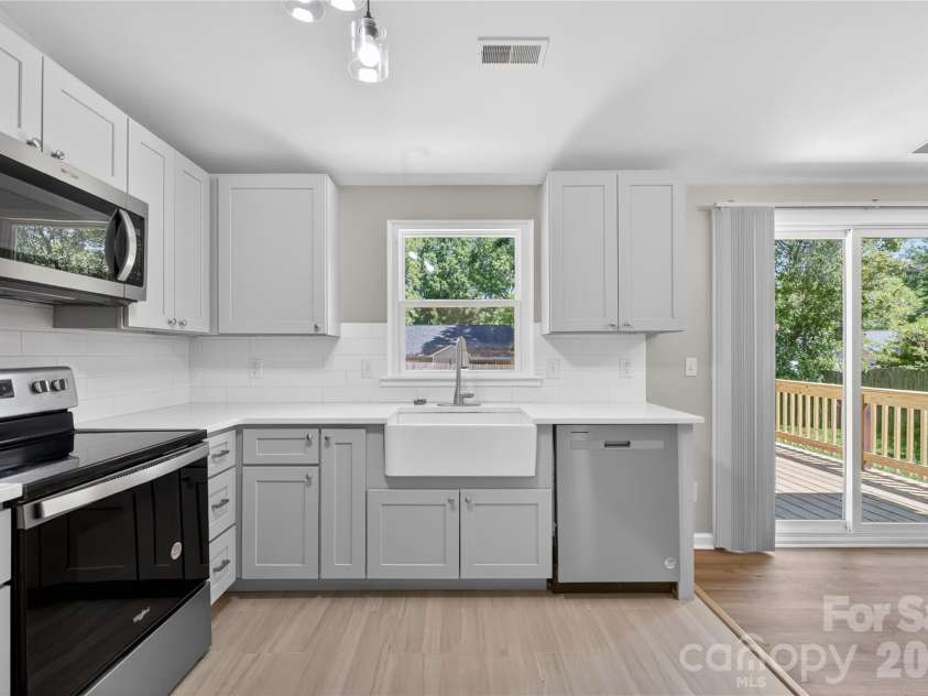5911 Morninglow Court, Charlotte, NC 28212.  MLS# CAR4382746, YatesRealty ID 24998. 