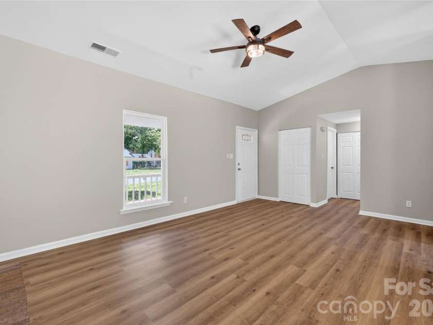 5911 Morninglow Court, Charlotte, NC 28212.  MLS# CAR4382746, YatesRealty ID 24998. 
