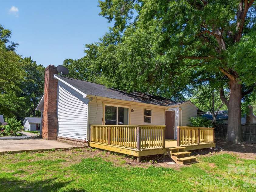 5911 Morninglow Court, Charlotte, NC 28212.  MLS# CAR4382746, YatesRealty ID 24998. 