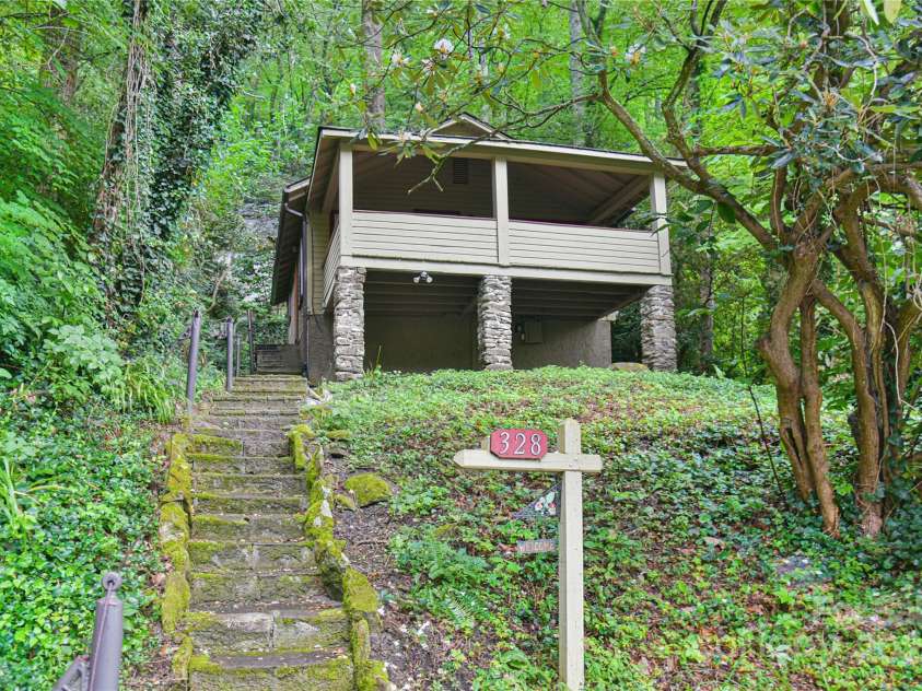 328 Texas Road, Montreat, NC 28757.  MLS# CAR4277613, YatesRealty ID 24999. 