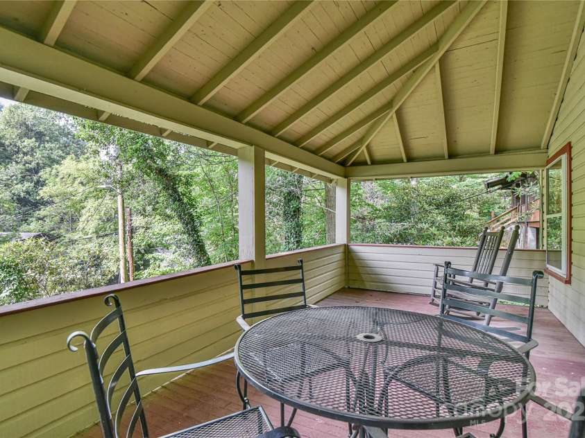328 Texas Road, Montreat, NC 28757.  MLS# CAR4277613, YatesRealty ID 24999. 