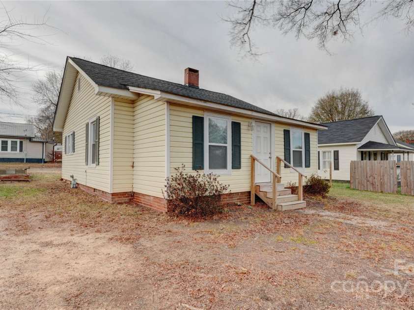 1003 Cannon Boulevard, Kannapolis, NC 28083.  MLS# CAR4326780, YatesRealty ID 2500. 