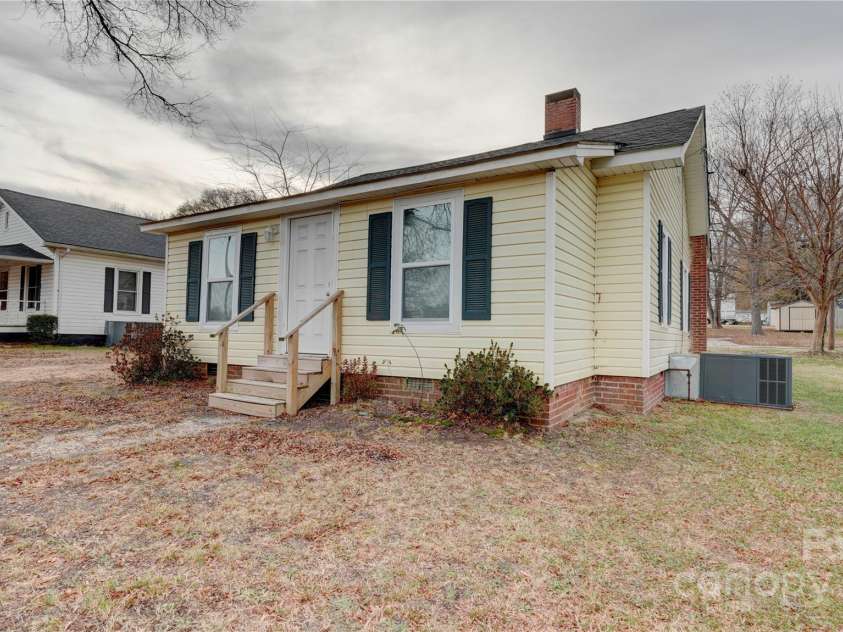 1003 Cannon Boulevard, Kannapolis, NC 28083.  MLS# CAR4326780, YatesRealty ID 2500. 
