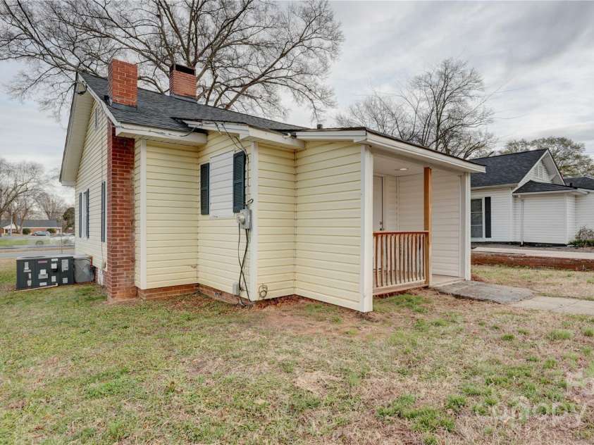 1003 Cannon Boulevard, Kannapolis, NC 28083.  MLS# CAR4326780, YatesRealty ID 2500. 