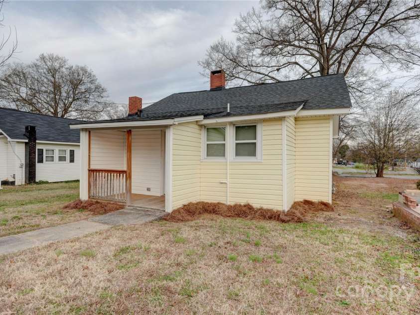 1003 Cannon Boulevard, Kannapolis, NC 28083.  MLS# CAR4326780, YatesRealty ID 2500. 